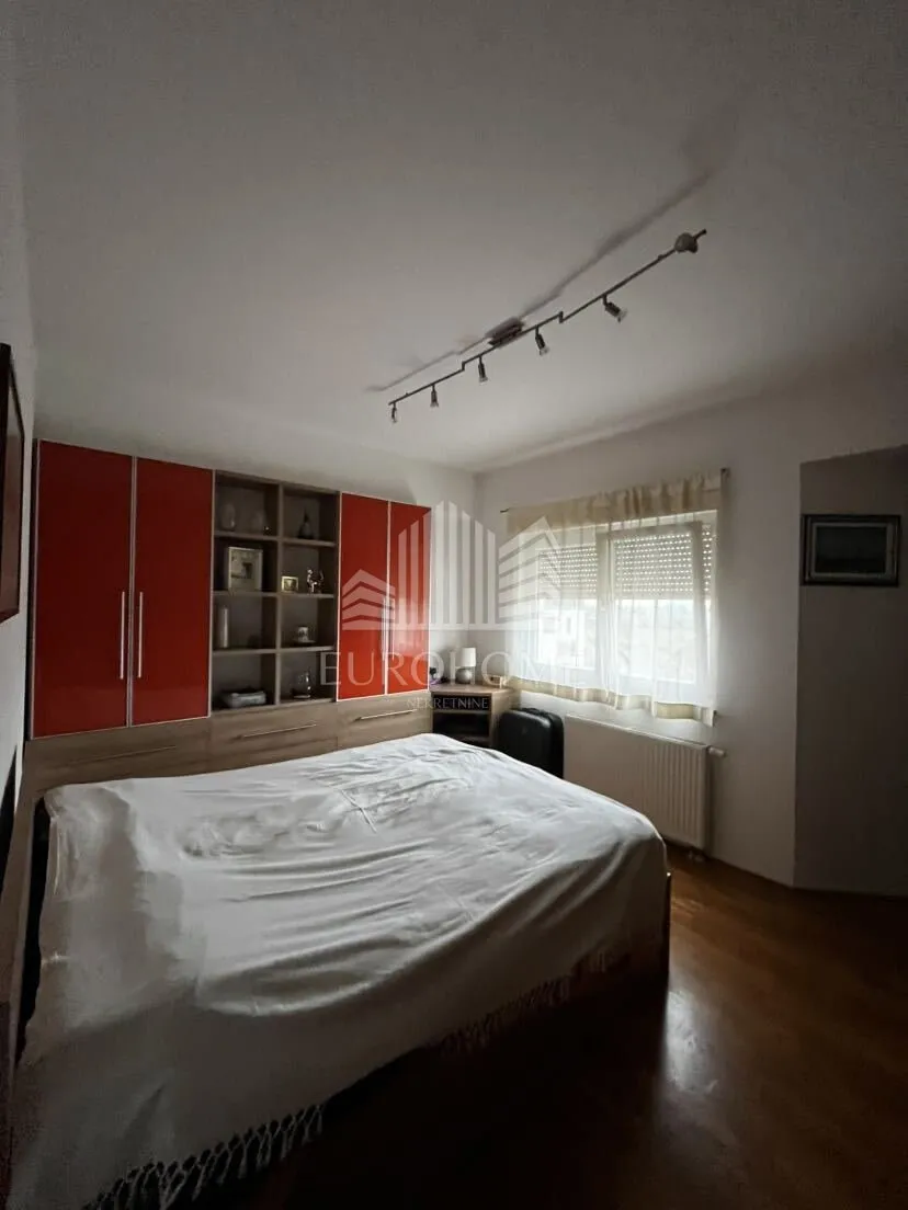 retfala, namješten trosoban stan, lift, garaža, 125m2 - slika 16