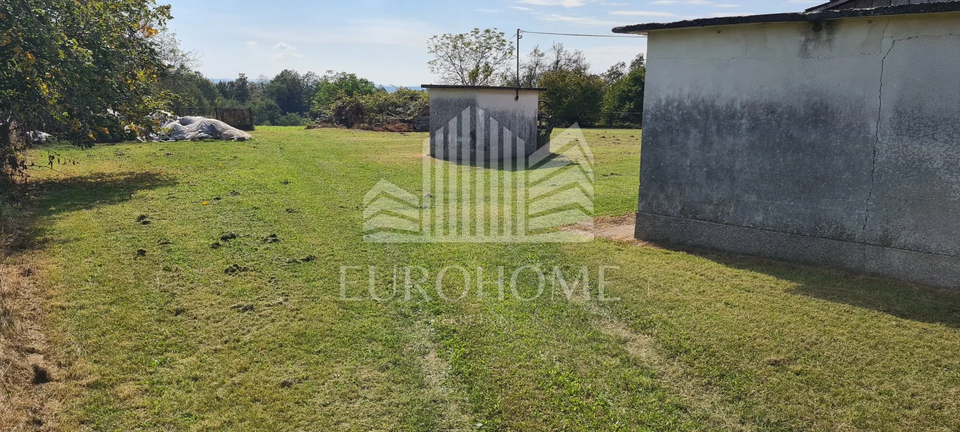 kuća: dvoranci, 184.00 m2 - ukupno 43300 m2 zemljišta - slika 4