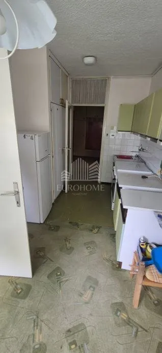 stan u centru sesveta, 72m2, odlična lokacija - slika 14
