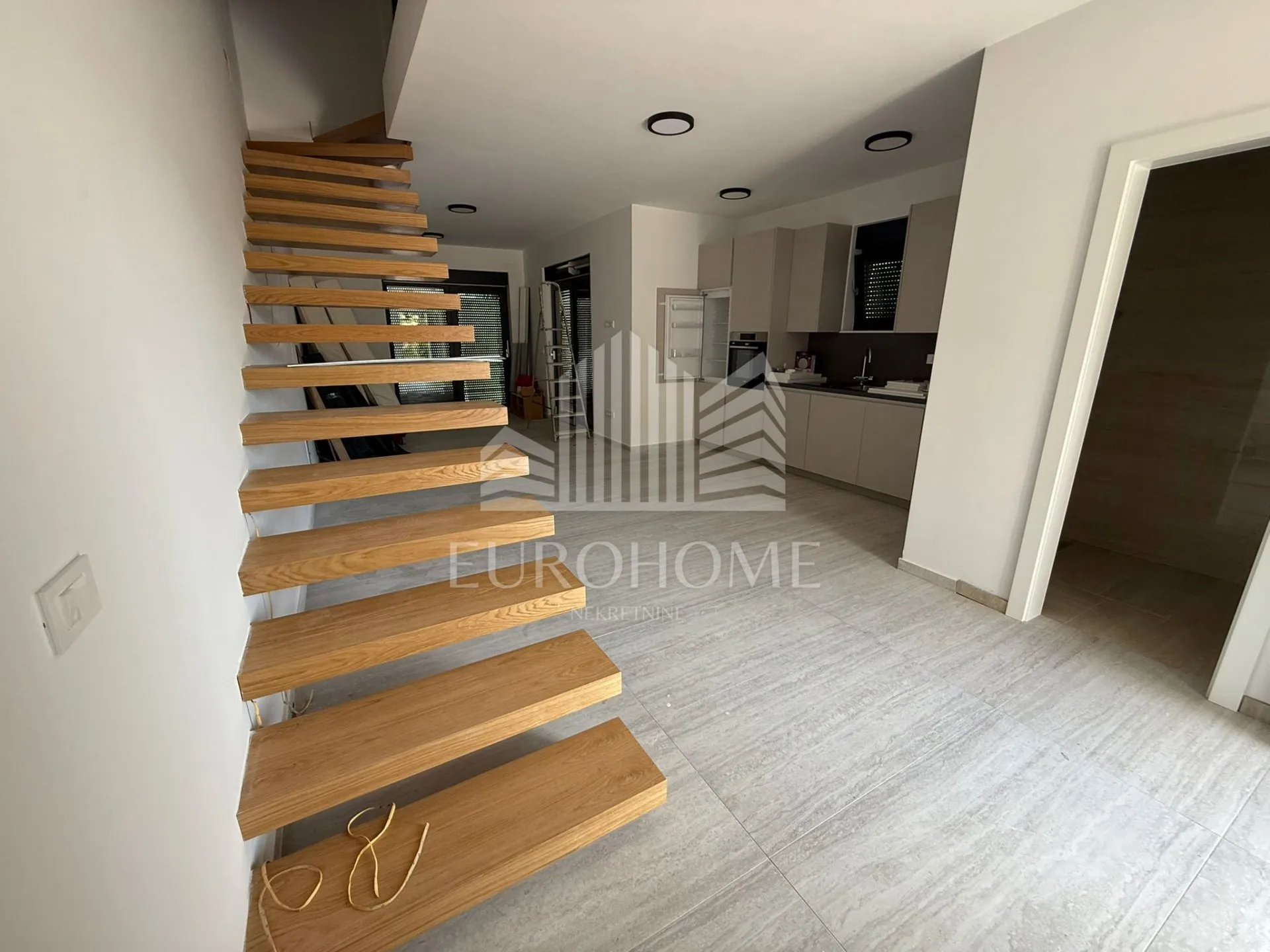 zaton, prekrasna kuća s bazenom (115 m2) + prostrana okućnica (250 m2) - slika 17