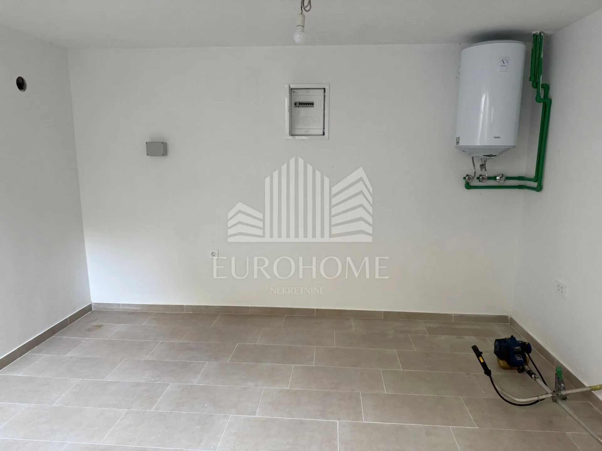 zaton, prekrasna kuća s bazenom (115 m2) + prostrana okućnica (250 m2) - slika 16
