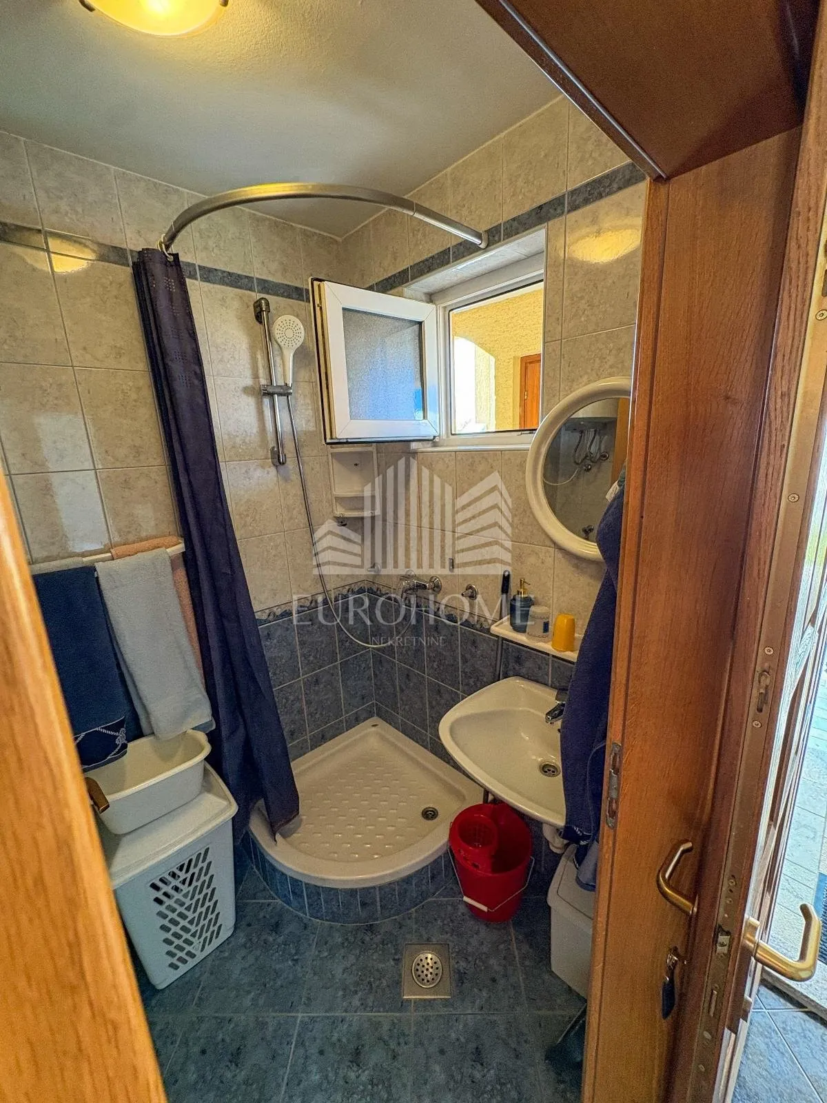 vodice, apartman 50m2, 20m od plaže - slika 11