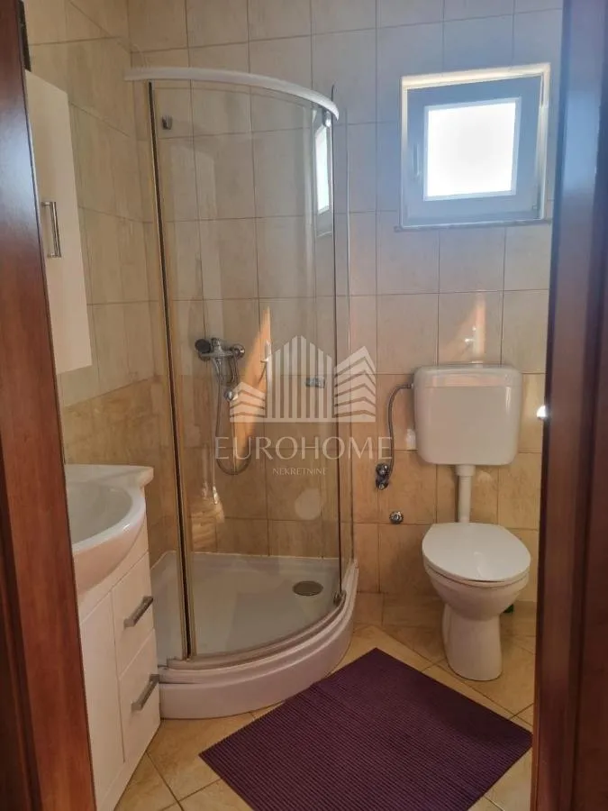 vir, uređena kuća sa 6 apartmana, 390m2 - slika 22