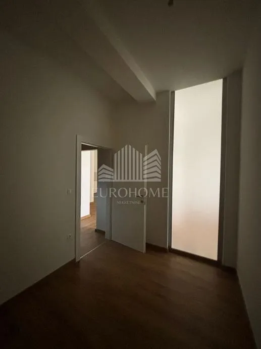 strogi centar đakova – moderan trosoban stan 68,49 m² s liftom i parkingom - slika 8