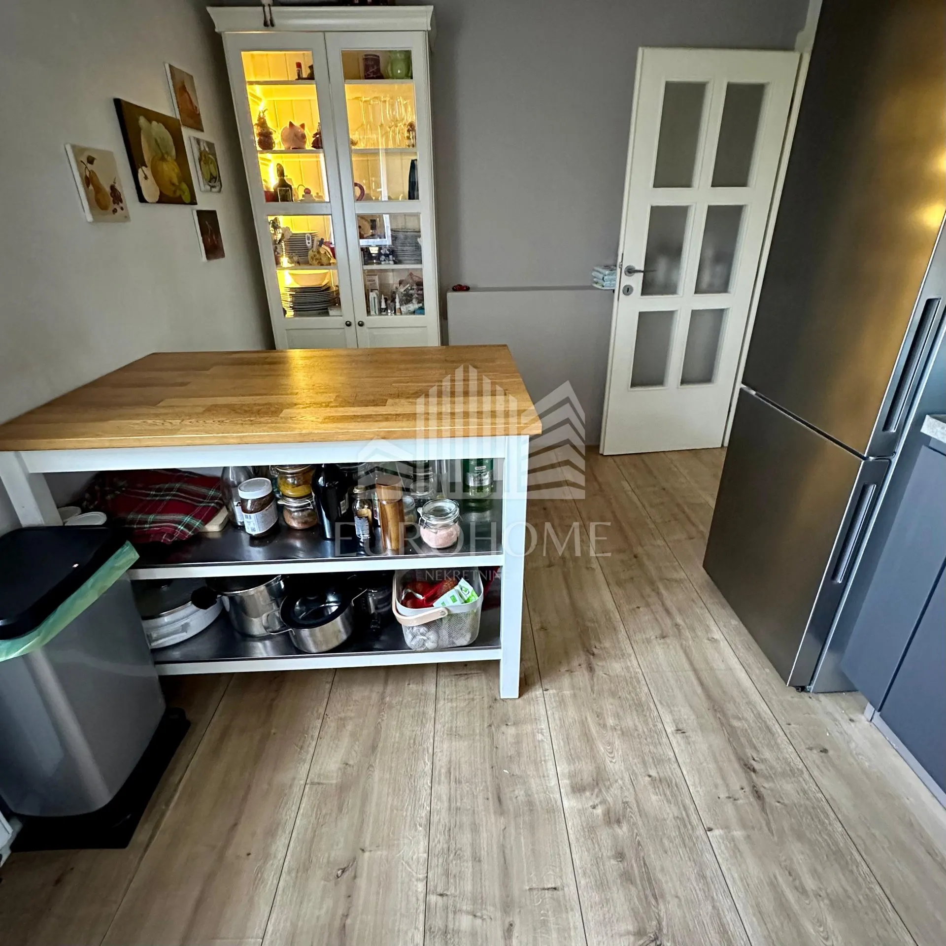 prekrasna moderno uređena kuća u oazi mira – rugvica, 253 m² - slika 15