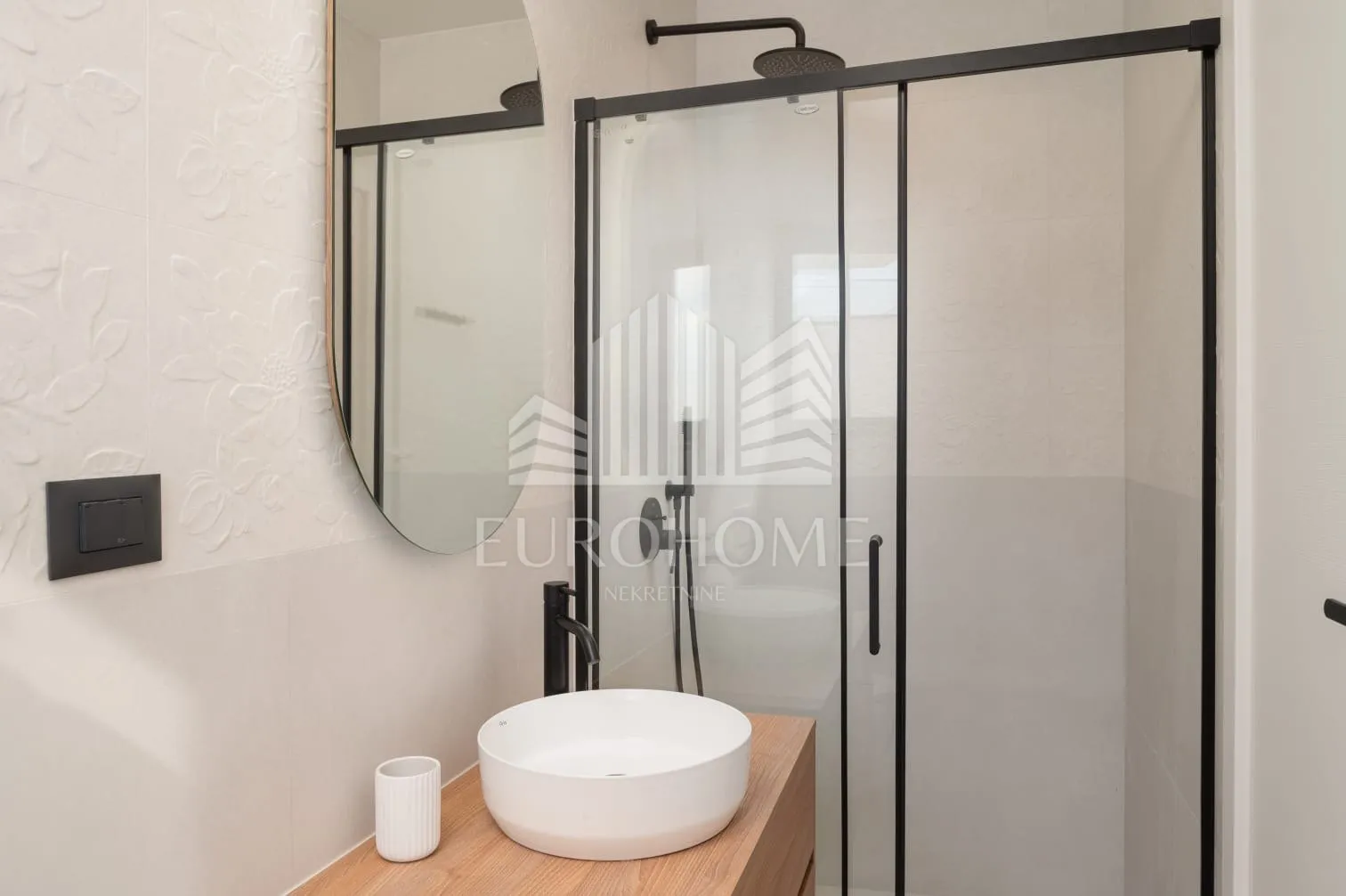 split, podstrana, urbana villa 300m od mora - slika 31