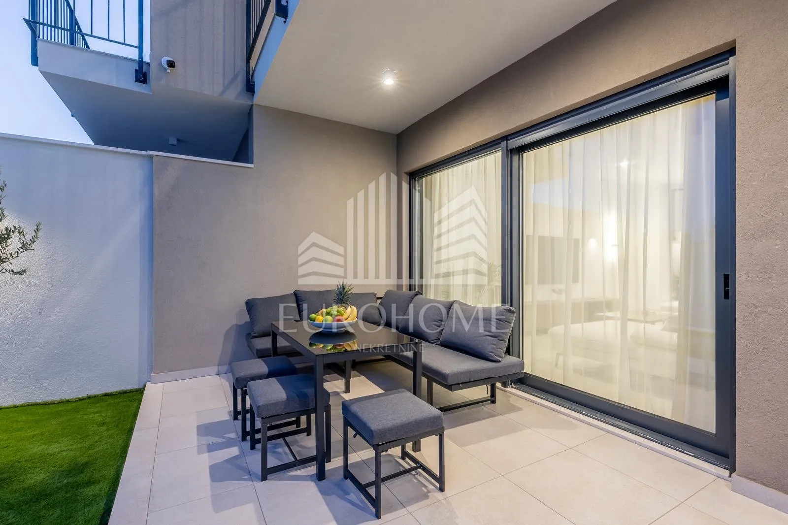 split, luxury villa, for 6 months or one year rent - slika 34