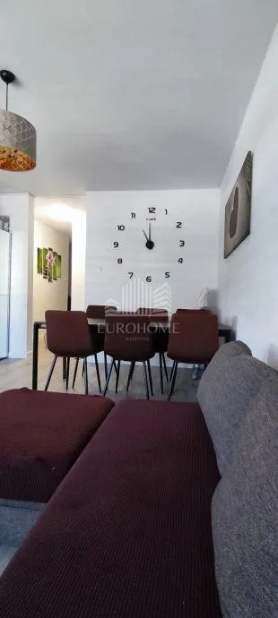 renoviran stan s loggiom | centar zaprešića - slika 2