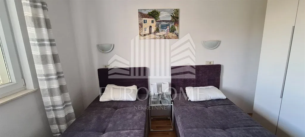 pakoštane, stan 62 m2 sa balkonom +2 parkirna mjestam +ostava 25m2 - slika 10