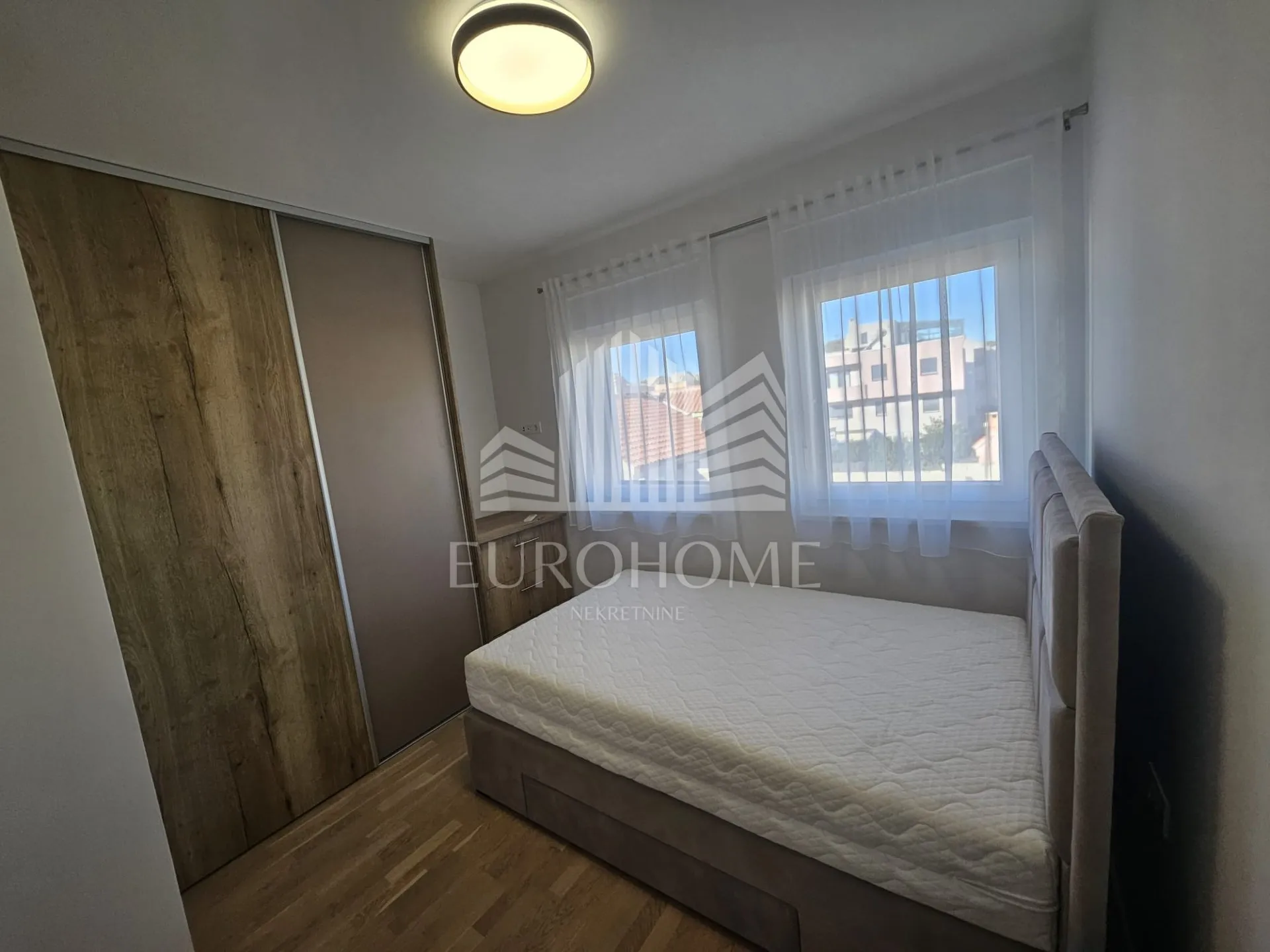 zadar-petrići, nov penthouese sa krovnom trasom i bazenom, potpuno namješten,146m2 - slika 7