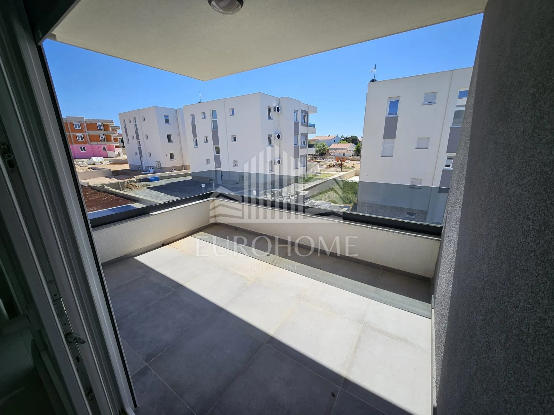 novalja, novogradnja, 3-sobni stan, 66,30m2+2 parkinga - slika 8