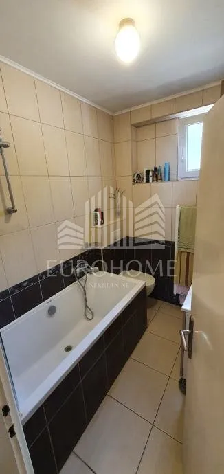 prekrasna kuća - 400 m2 - borčec, mirna i tiha lokacija - slika 12