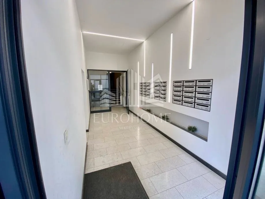 Dvosoban stan 49 m² – Savica, novija zgrada + parkirno mjesto - Zagreb