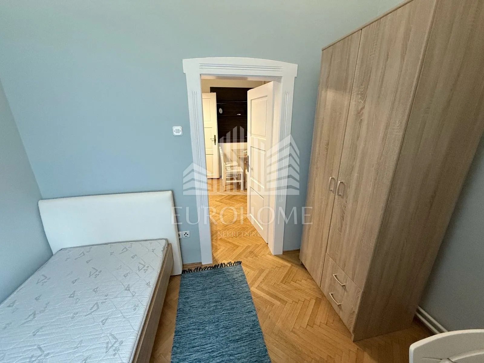 osijek,85.00 m2, novo adaptiran, komforan stan za najam - slika 3
