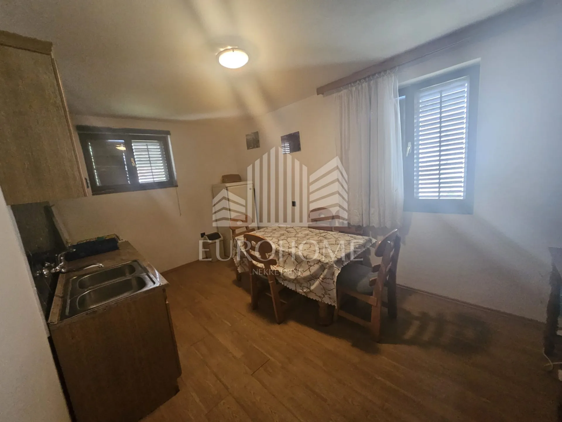 starigrad, kuća katnica,tri etaže, 50m od mora - slika 13