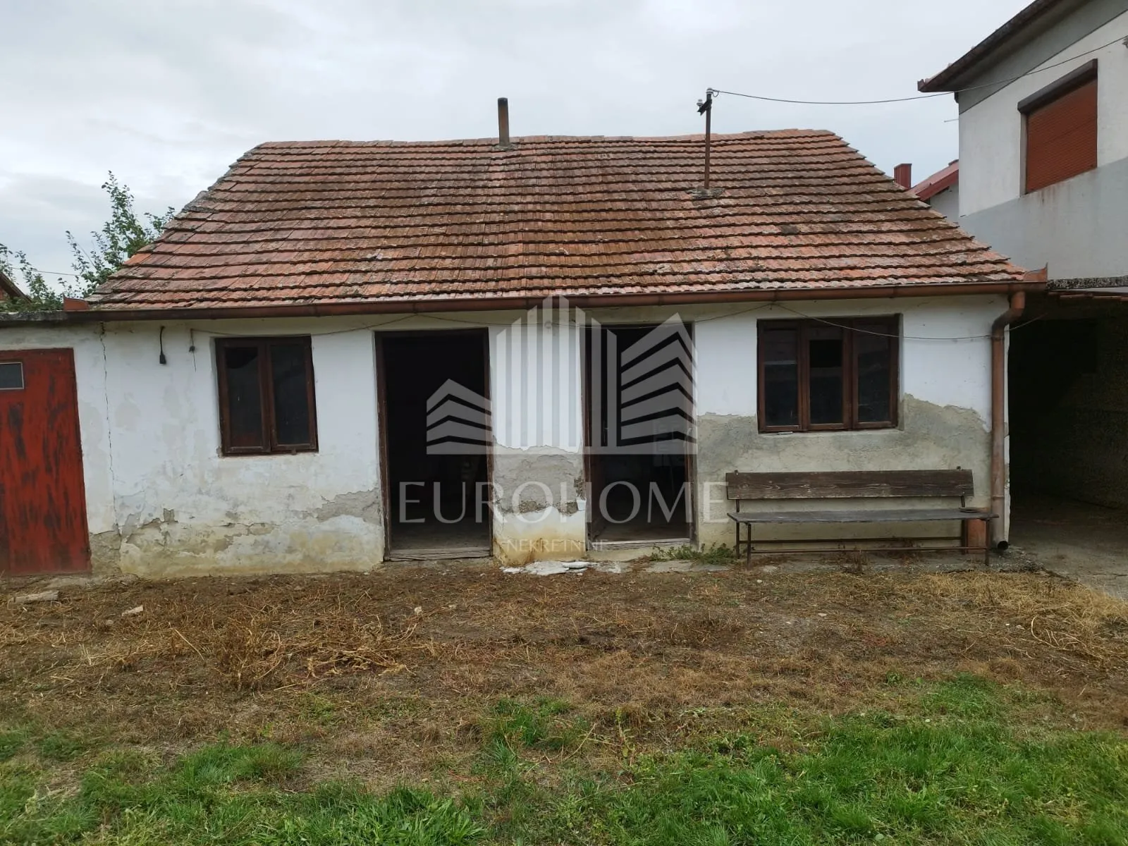 kuća za adaptaciju ,okućnica 500m 2 i zemljište 1584 m2 - slika 5