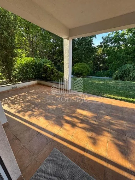 premium stan s 200 m² privatnog vrta – remete, zagreb - slika 14