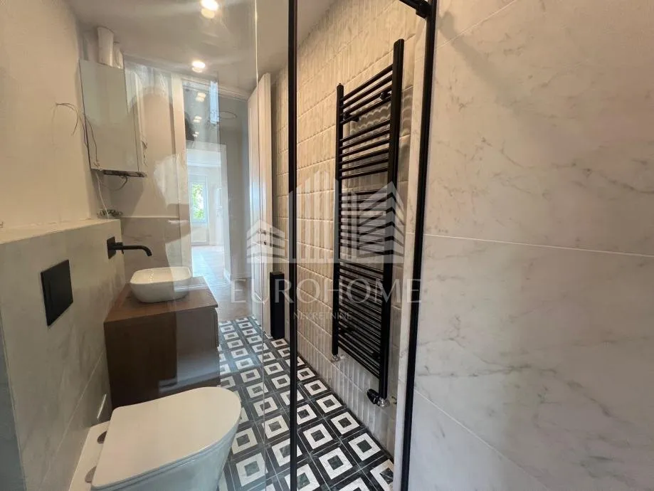 potpuno adaptiran dizajnerski 2-sobni stan | donji grad | balkon | 47 m² - slika 9