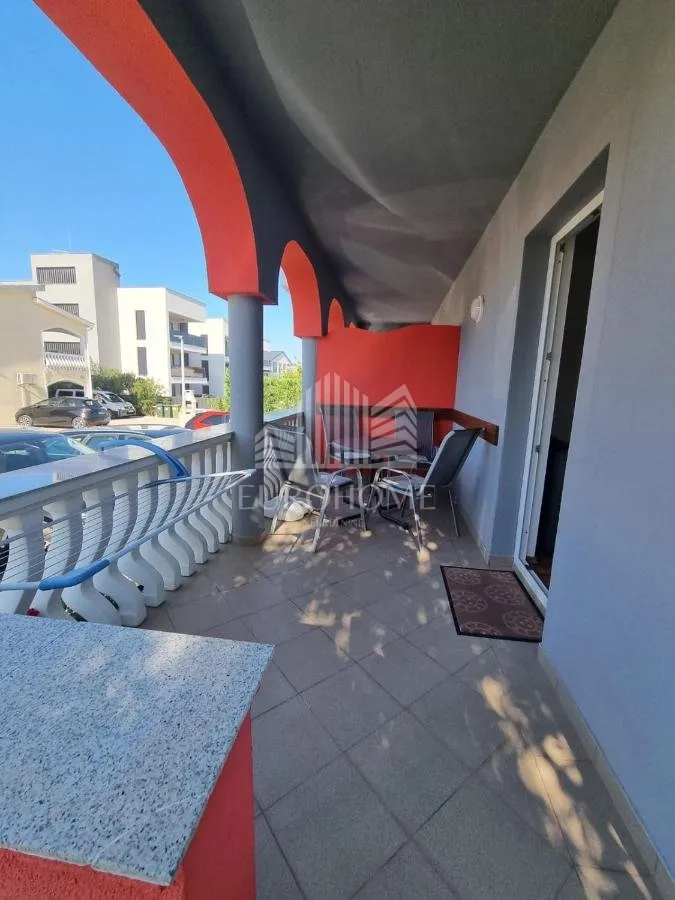 vir, uređena kuća sa 6 apartmana, 390m2 - slika 20