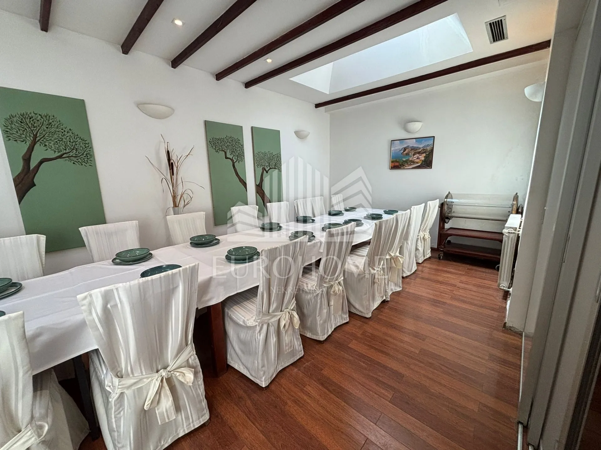 poslovni prostor 160m2, opremljen kao restoran - trnje - - slika 6