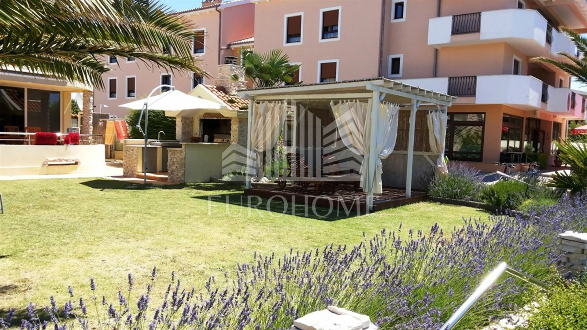 privlaka, apartman prvi red do mora, vrt, garaža 16m2 - slika 3