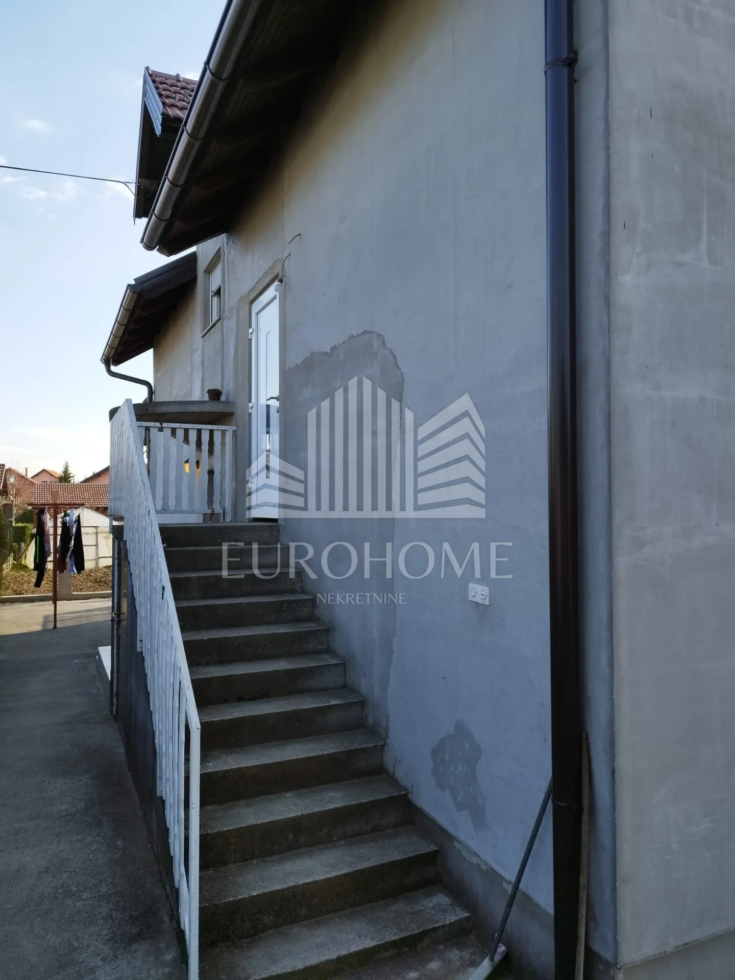 kuća sa dva stana svaki 100 m2, okućnica 700 m2, klara - slika 5