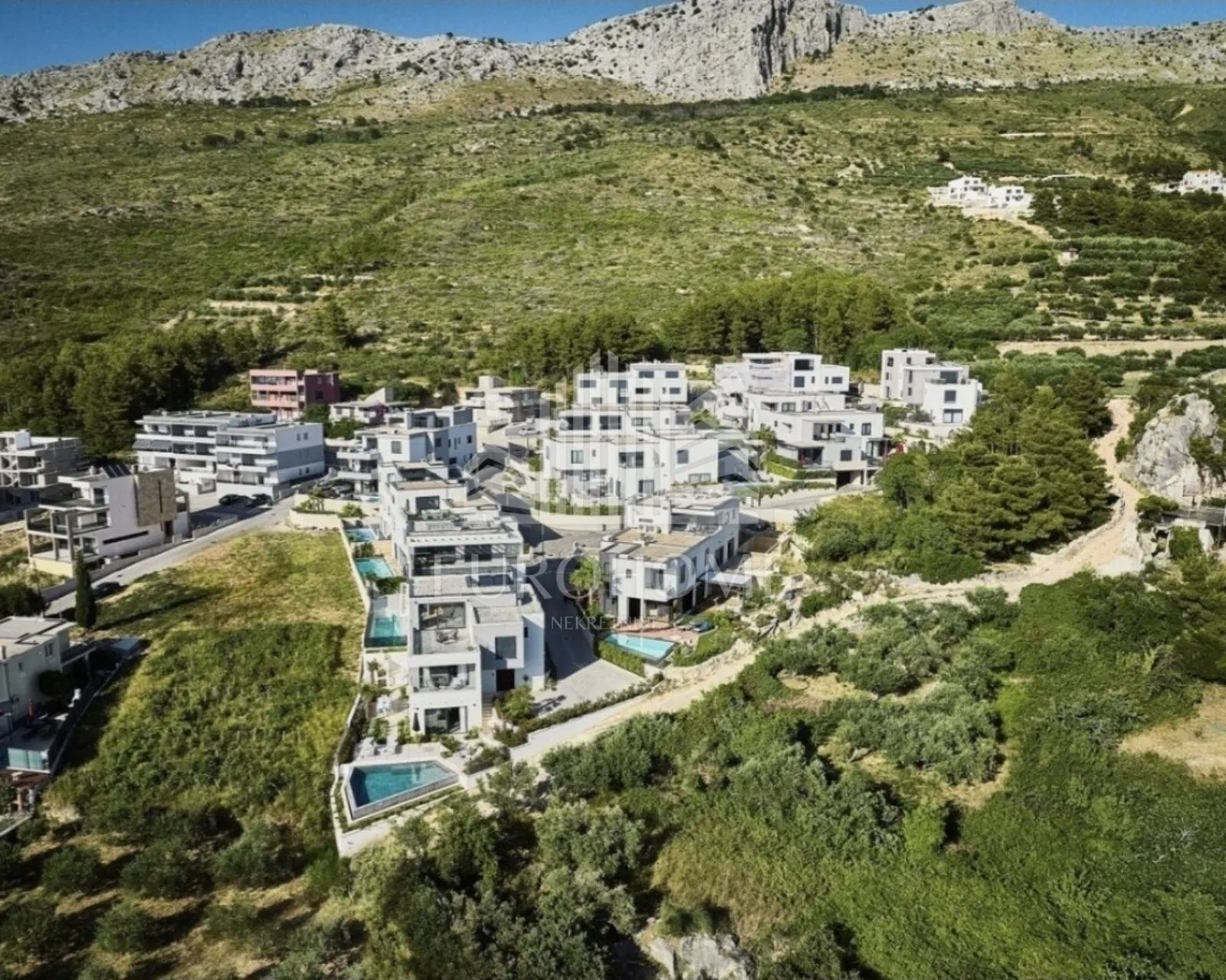 split, strožanac, villa u privatnom elitnom kompleksu, bazen, garaža, 350m2 - slika 20