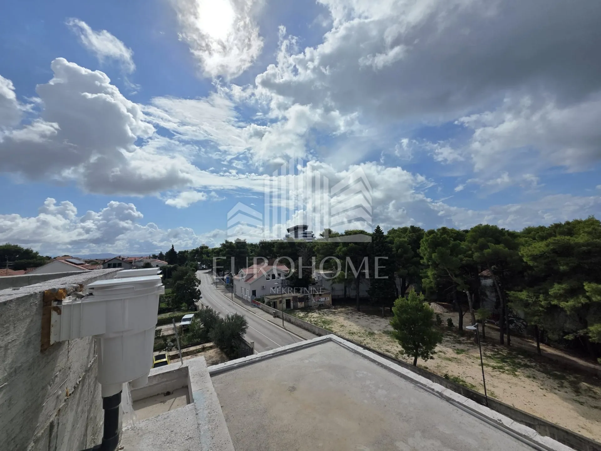 vodice- top prilika- penthouse, bazen, garaža, 217.24m2 - slika 13