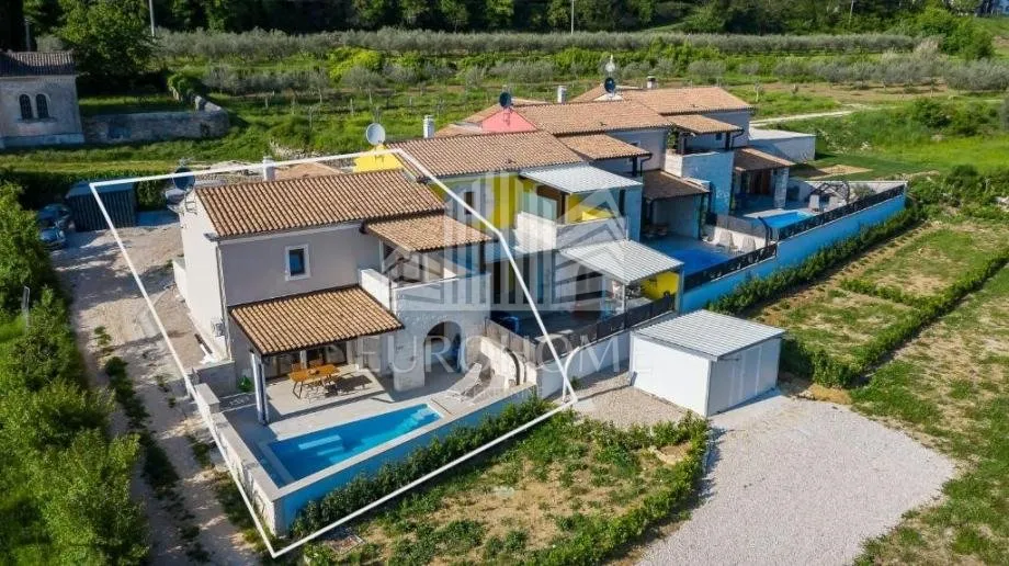 vila s bazenom-grožnjan - slika 3