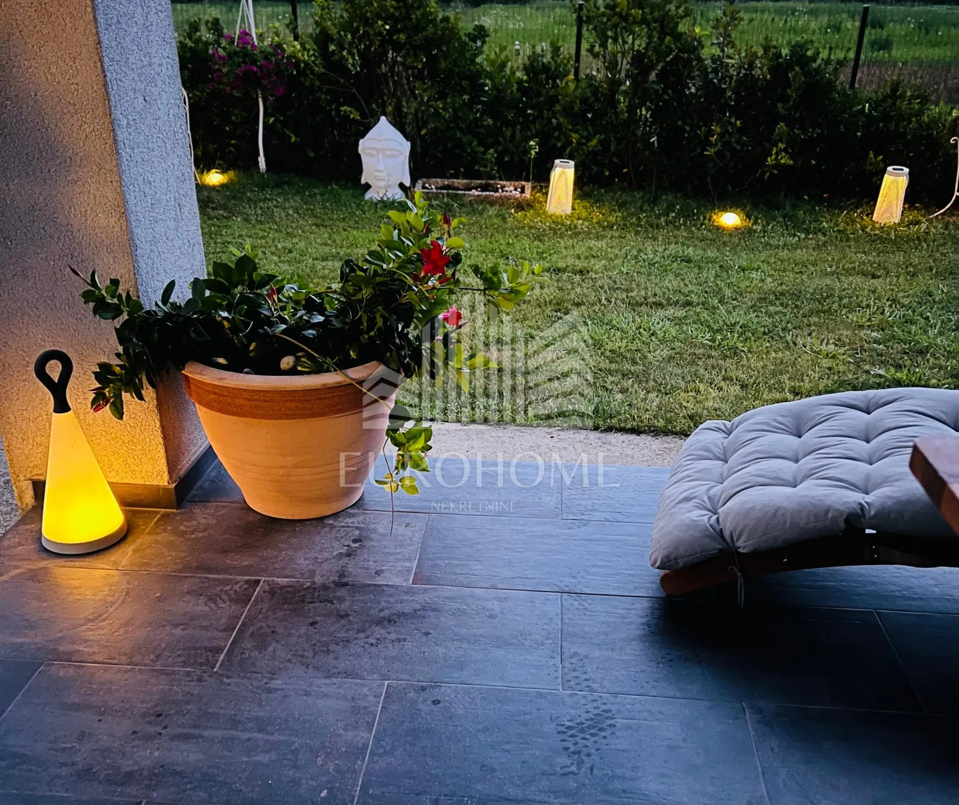 prekrasna moderno uređena kuća u oazi mira – rugvica, 253 m² - slika 6