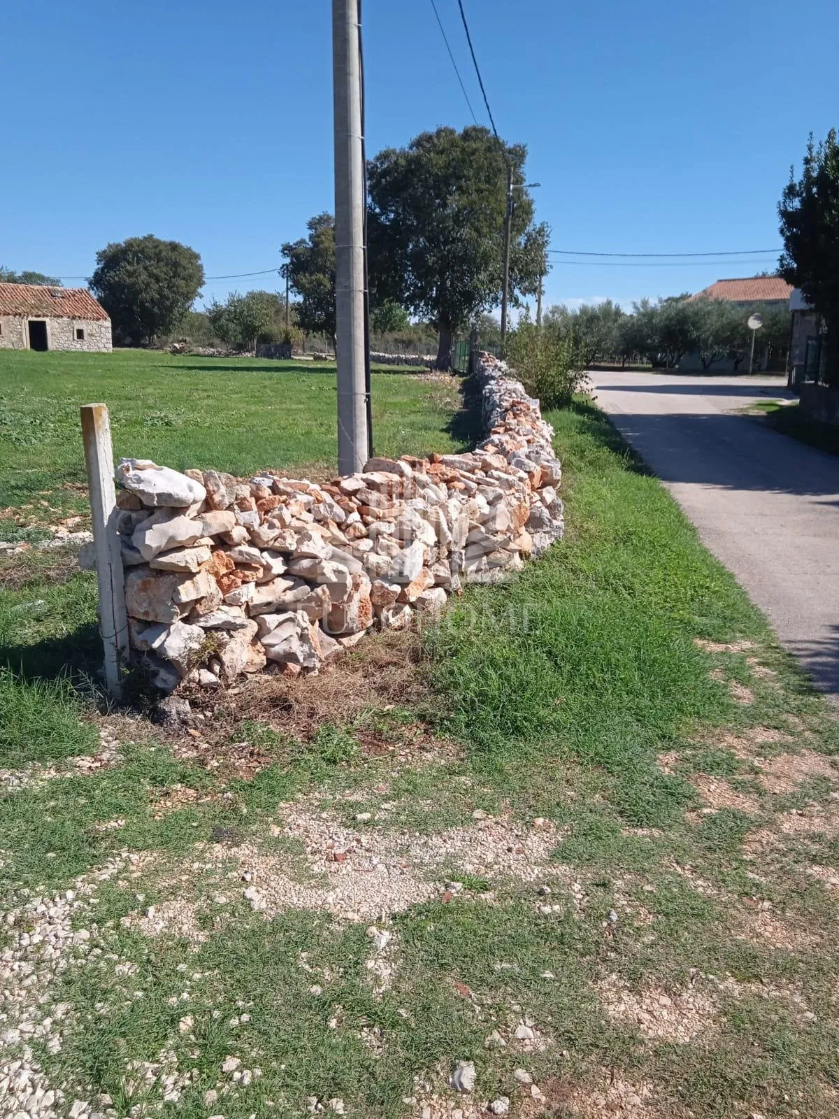 sukošan- gorica- građevinsko zemljište, 1041m2 - slika 3