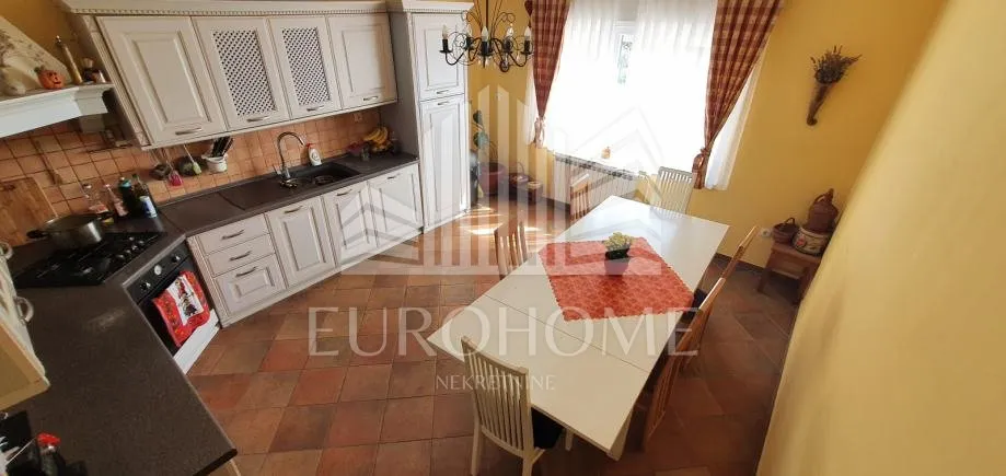 prekrasna kuća - 400 m2 - borčec, mirna i tiha lokacija - slika 15