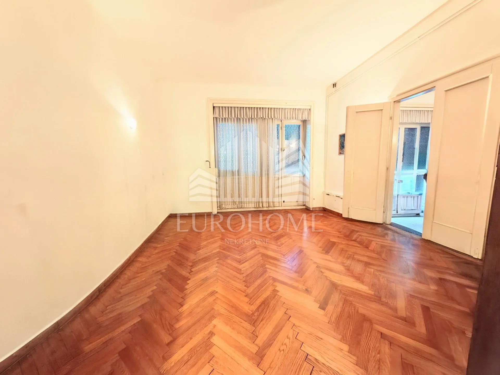 stan 165 m2 - centar - lift, ab kontrukcija, top lokacija - slika 14