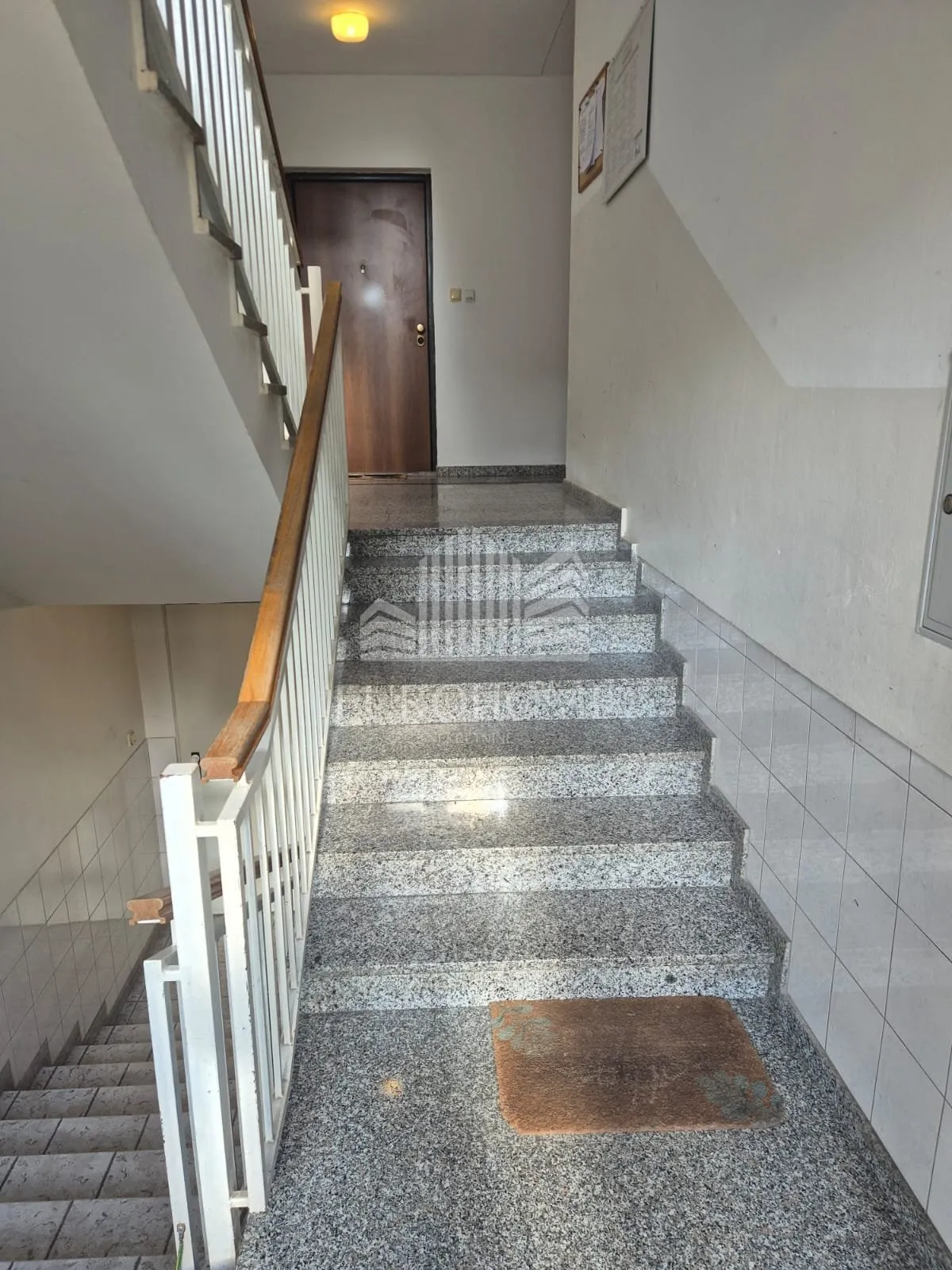 stan 45 m² u mirnom okruženju – dostupan odmah - slika 16