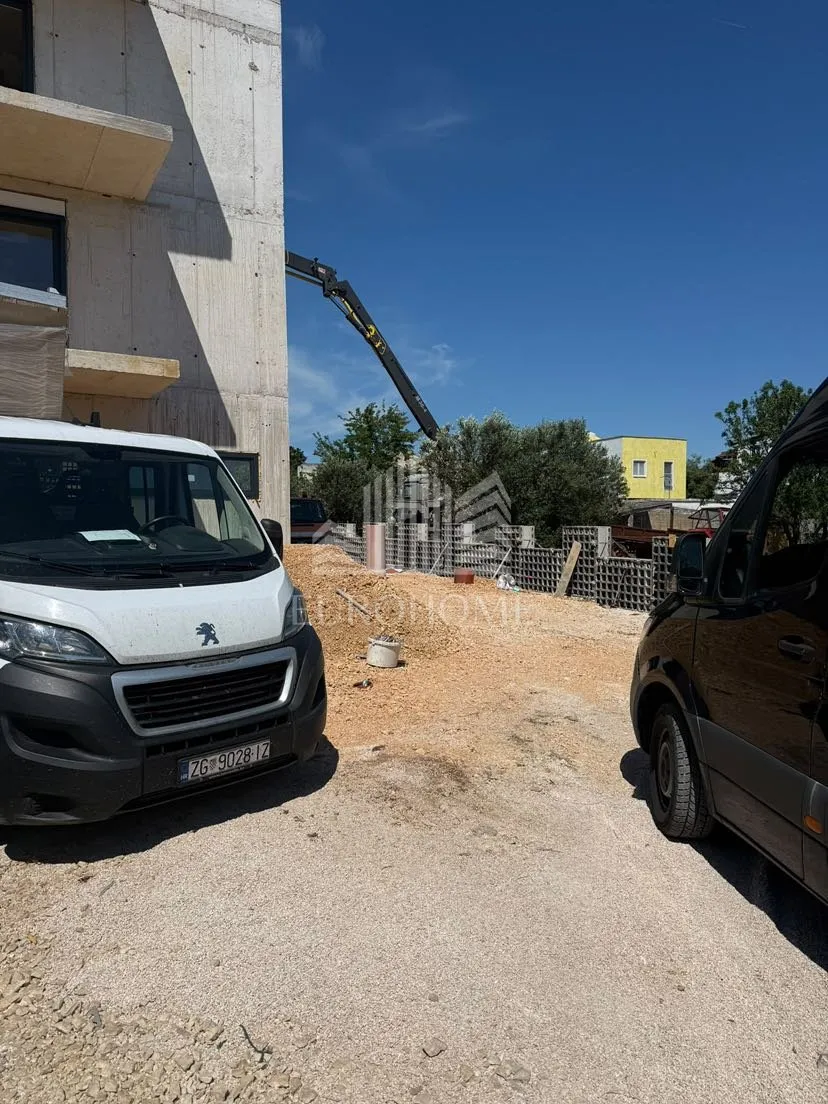 zadar, pakoštane, s1 stan s bazenom, terasom i garazom - slika 4