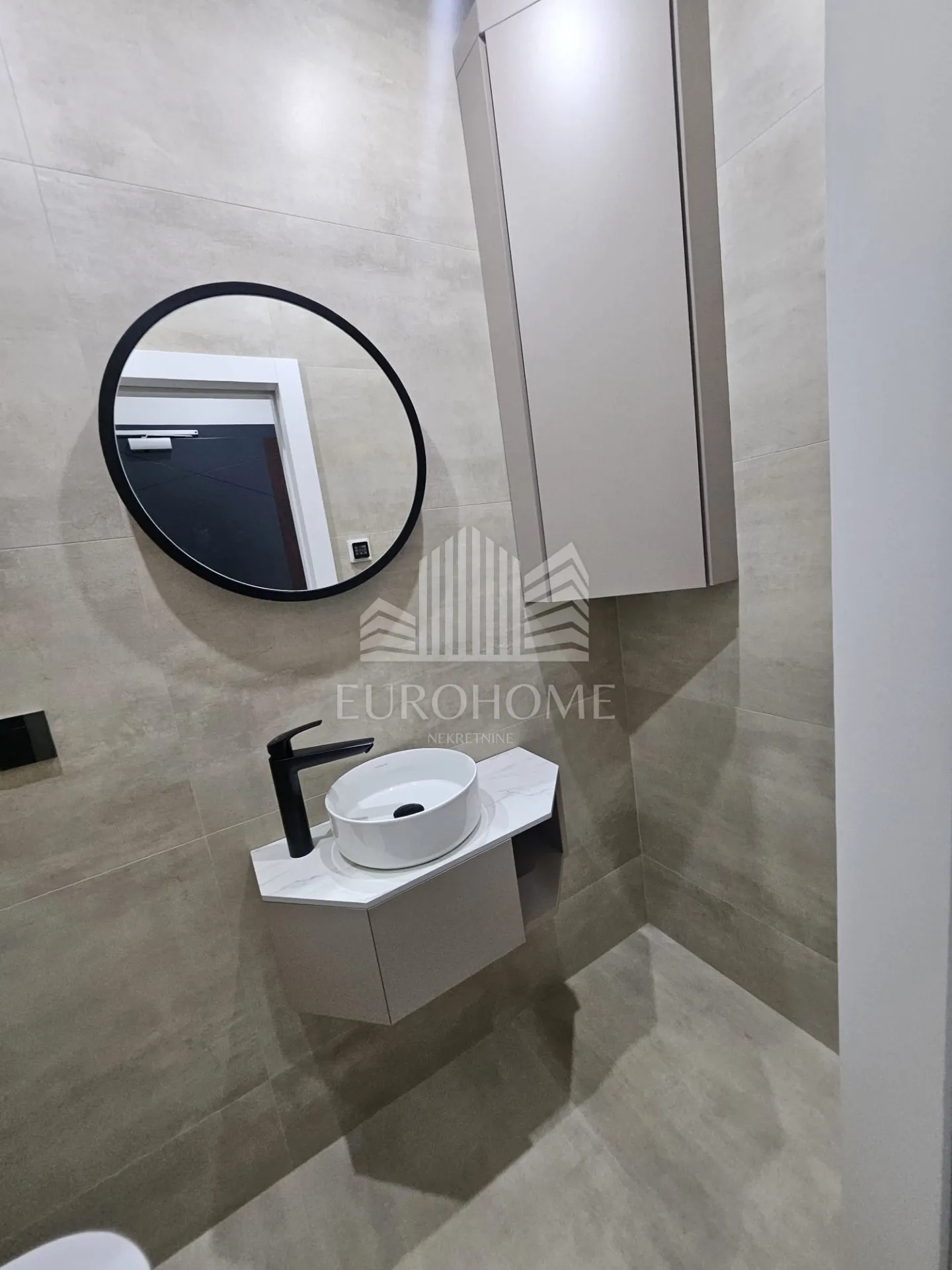 diklo,moderan penthouse uz more, kompletno namješten,odmah useljiv - slika 19