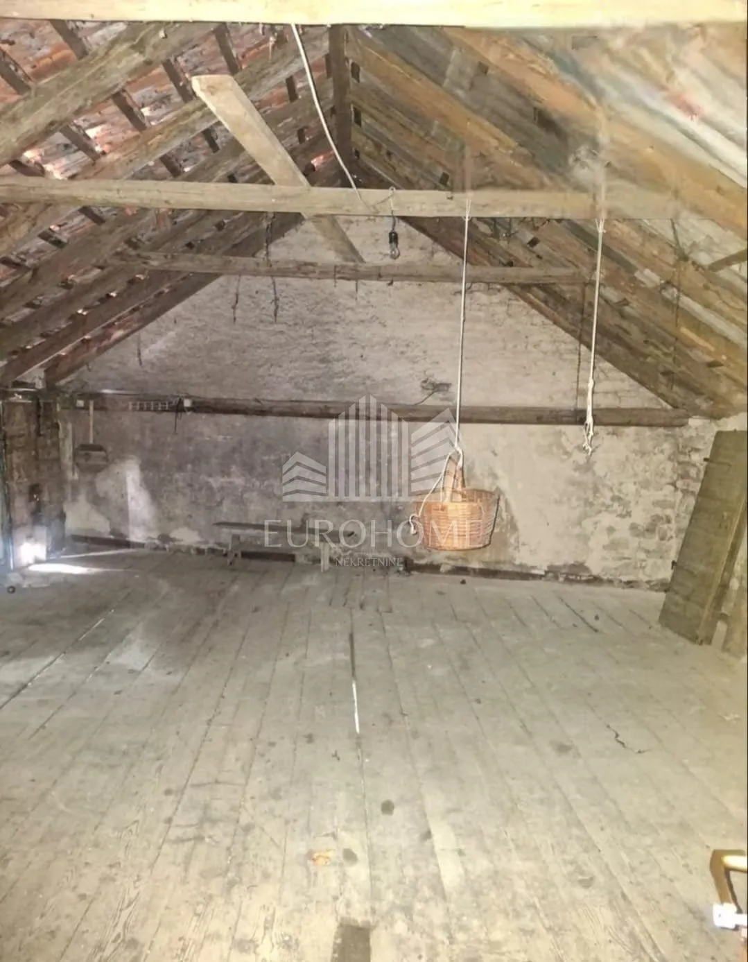 centar benkovca, prodaja zgrade za renovaciju,259m2 - slika 17