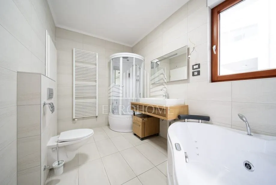 vila sa dva stana 427m2, vrt gramača, šestine - slika 12