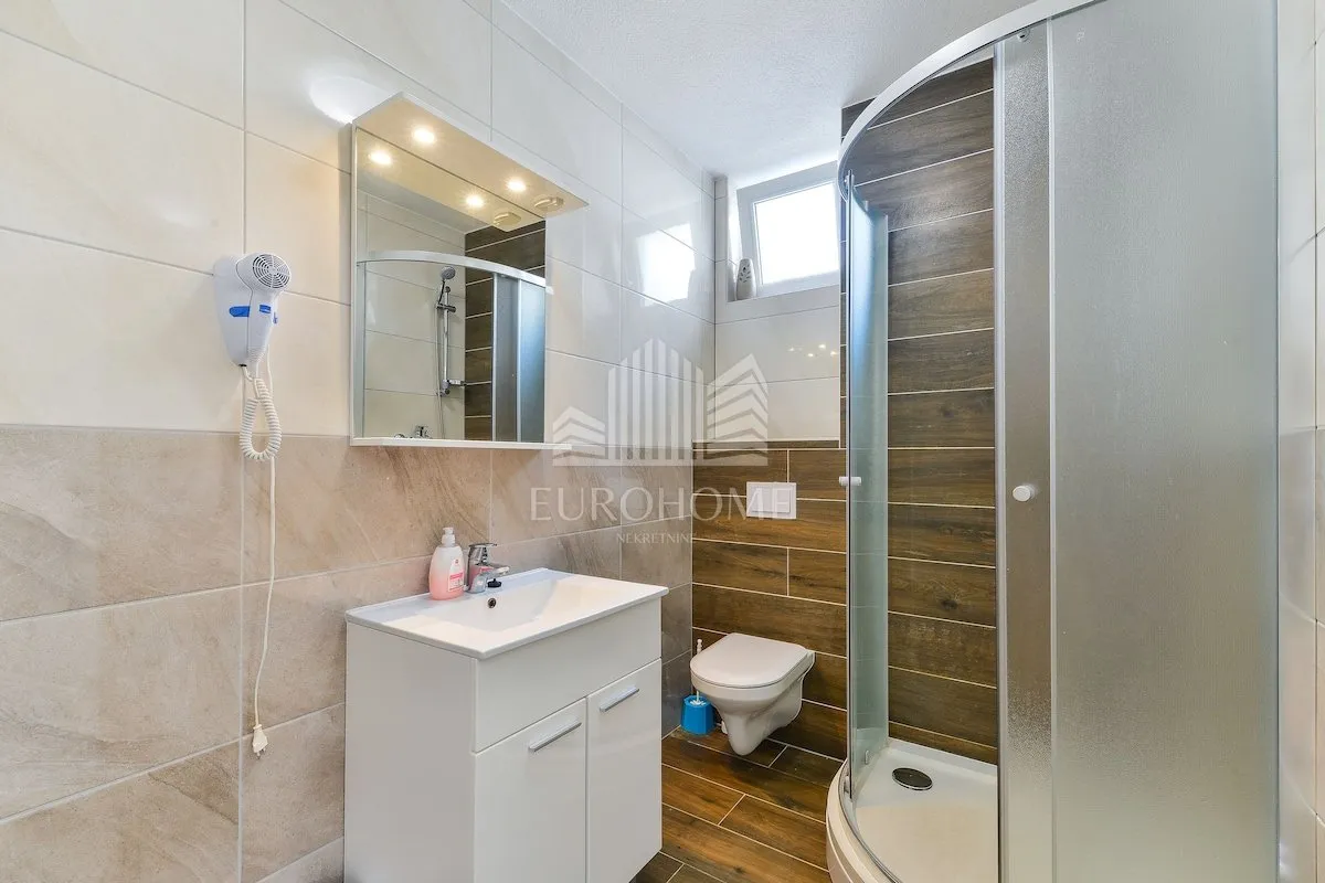 ekskluzivno,novalja,škuncini stani,2 kuće 1000m2 s bazenom - slika 11