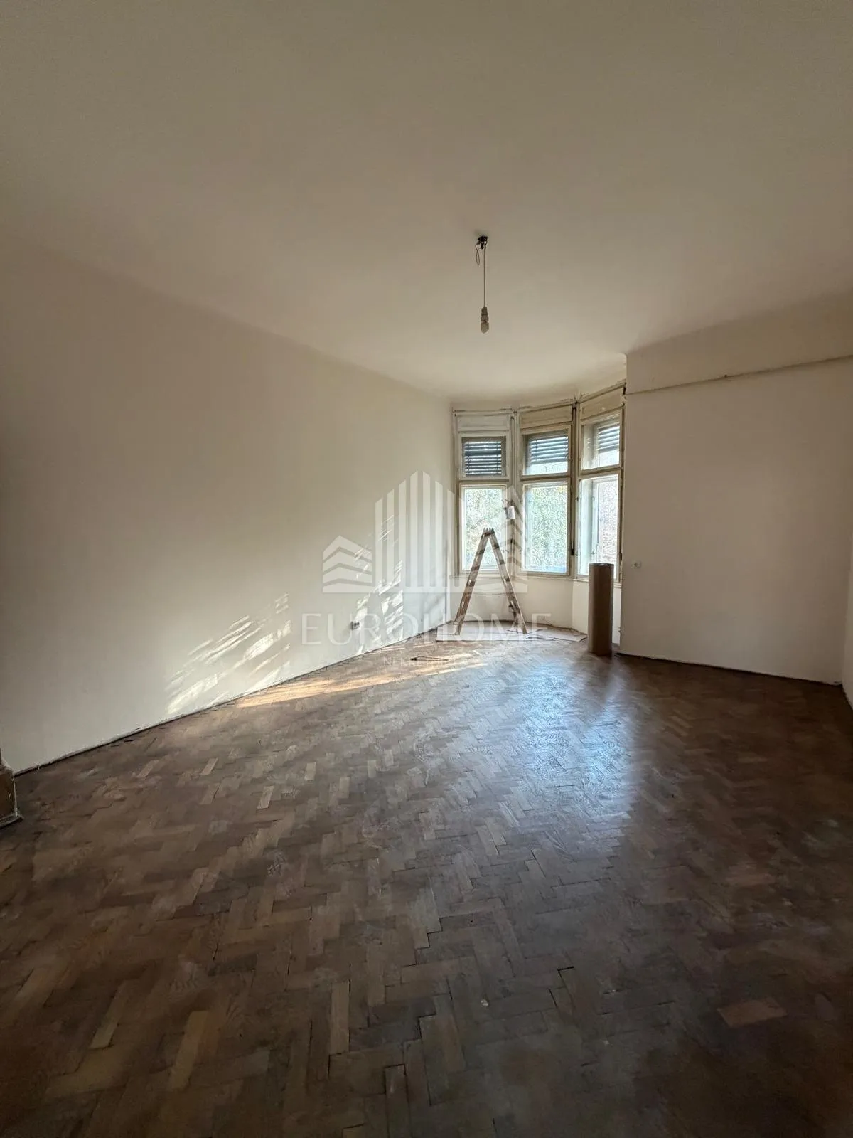 NAJAM ZA RADNIKE(max70) Zgrada 7 stanova,Medveščak, 19 €/m2 - Zagreb