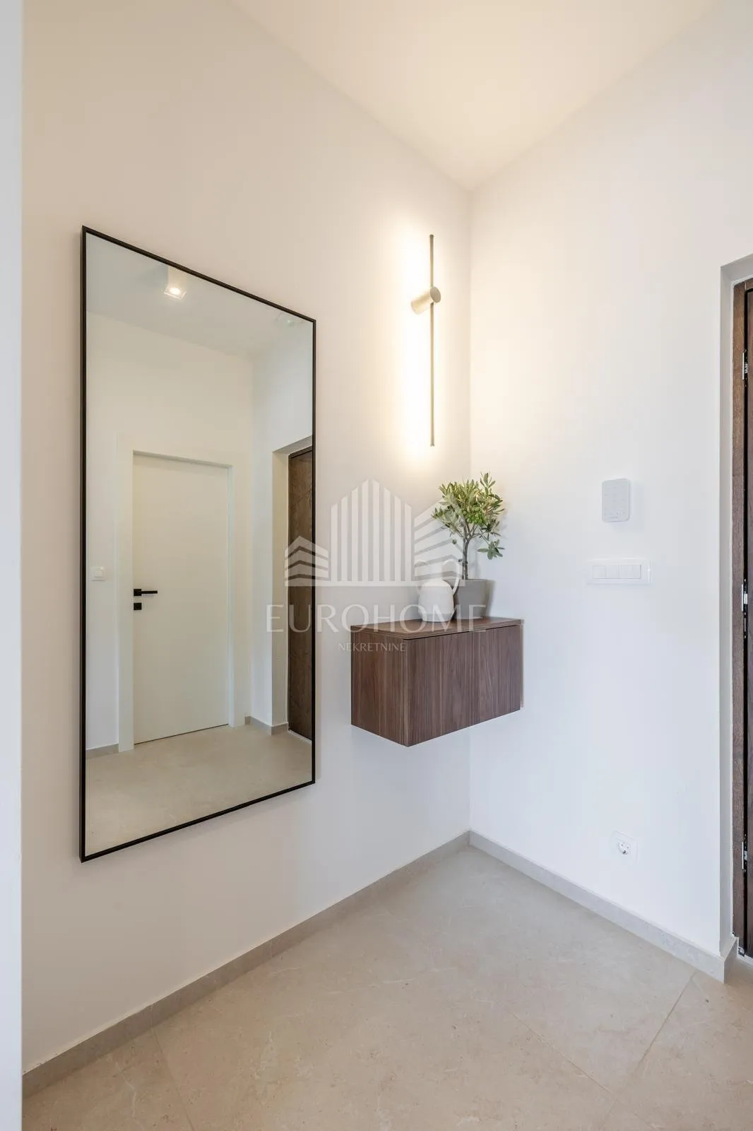 split, luxury villa, for 6 months or one year rent - slika 11
