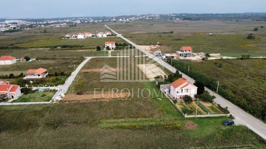 zadar- nin- građevinsko zemljište, 844m2 - slika 2