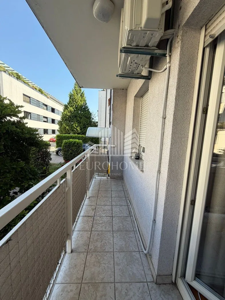 stan 45 m² u mirnom okruženju – dostupan odmah - slika 7