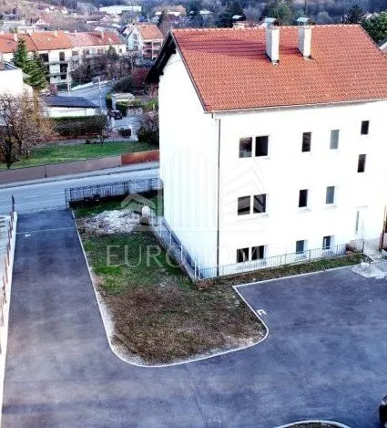 gračani, stambena zgrada sa četiri stana i parking - slika 5