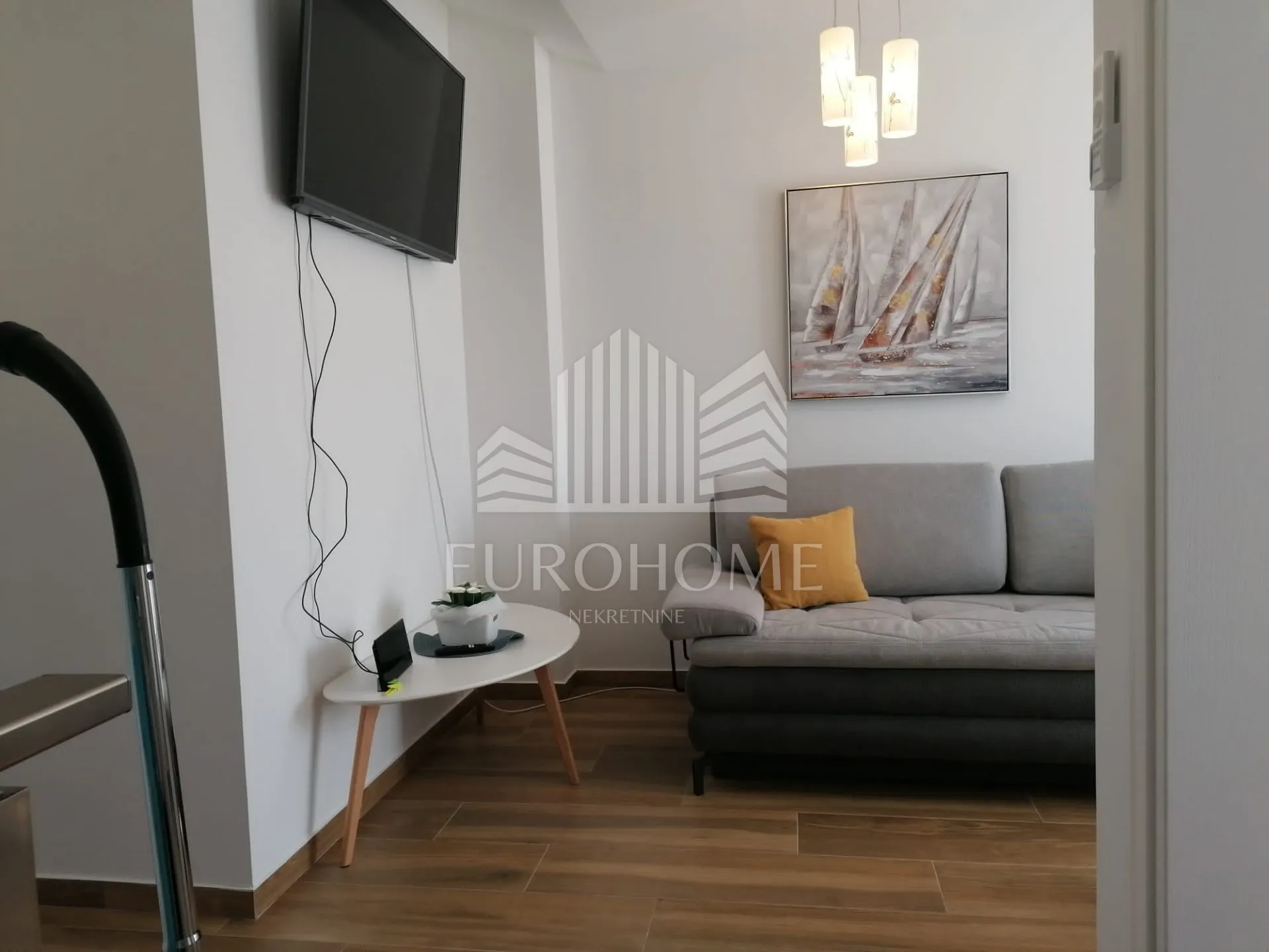 divan 4s stan 80m2 + vpm/terasa, kraj/pašman - slika 5