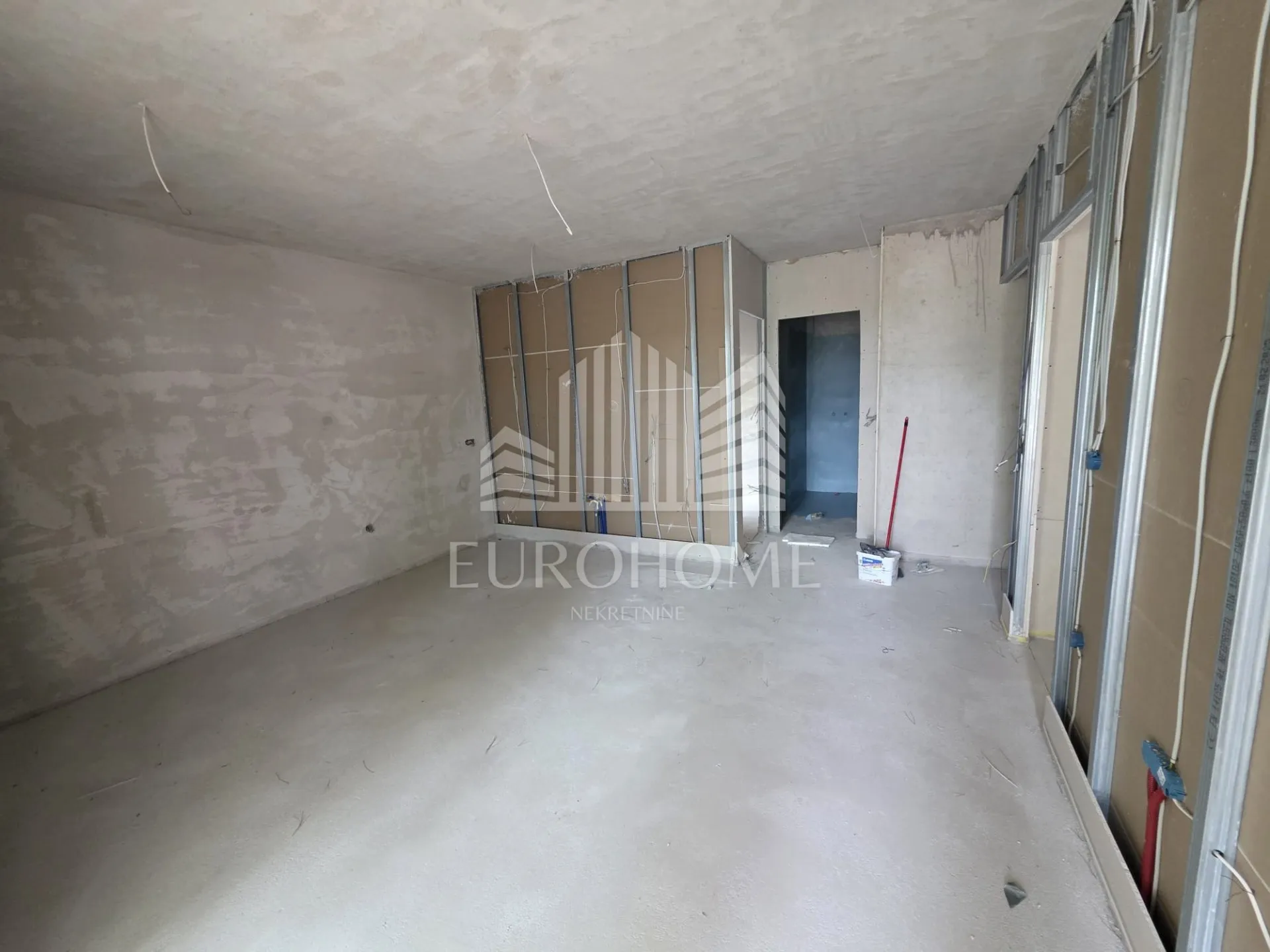 vodice, luksuzni stan uz plažu s2, top lokacija, garaža, 116.39m2 - slika 10