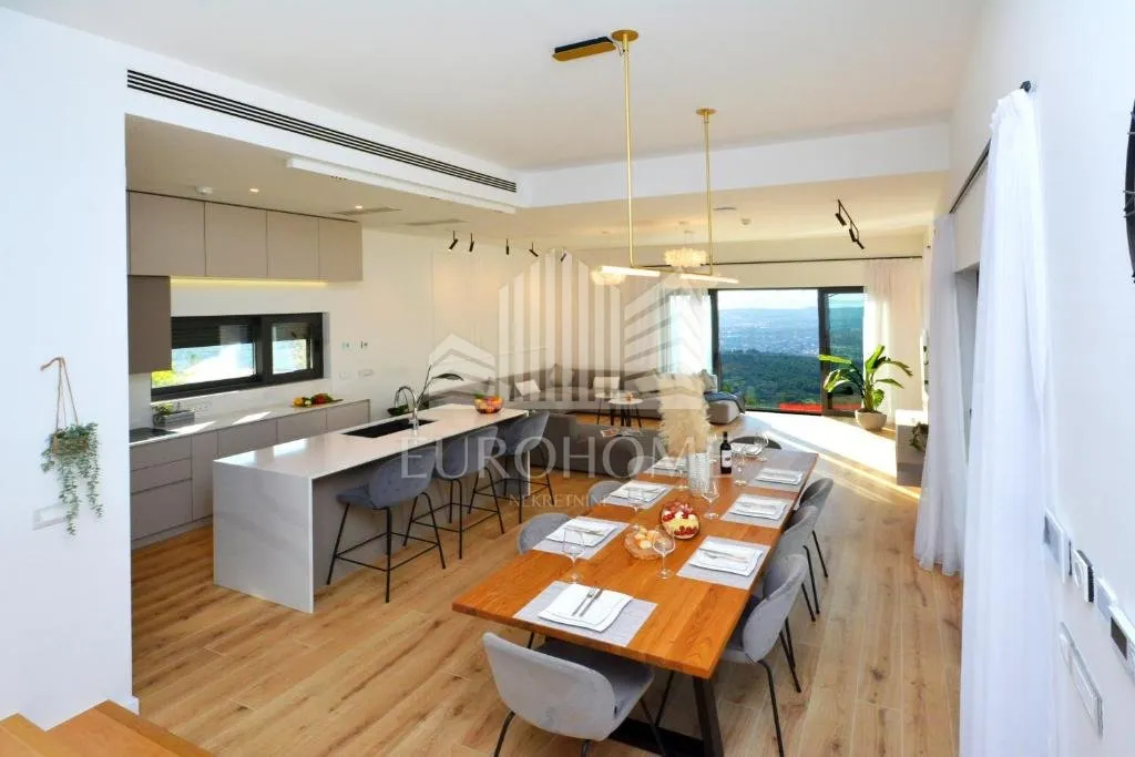 split, moderna villa, panoramski pogled, 223m2 - slika 16