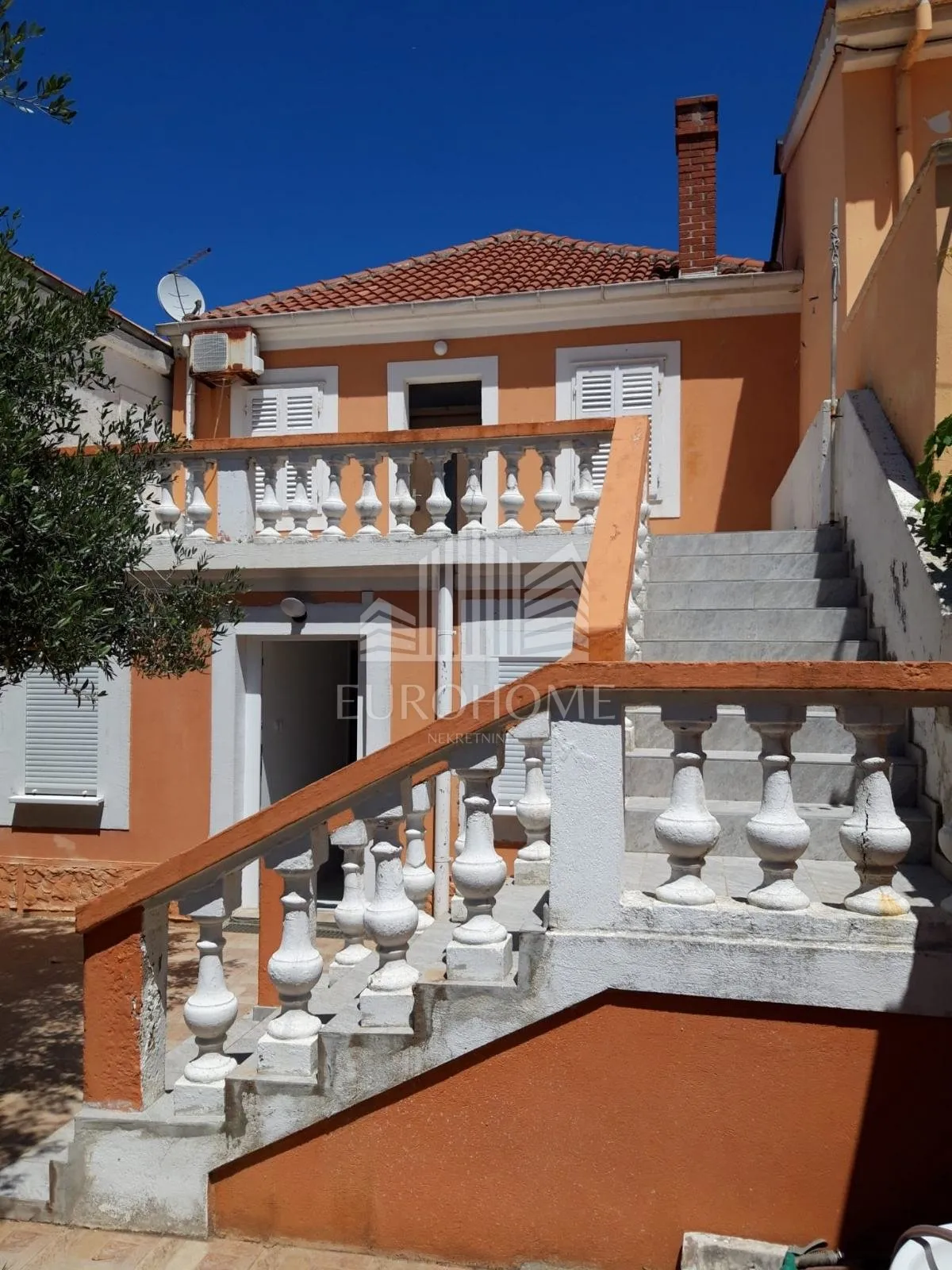 privlaka- kuća katnica 70m od mora, 2 apartmana - slika 8