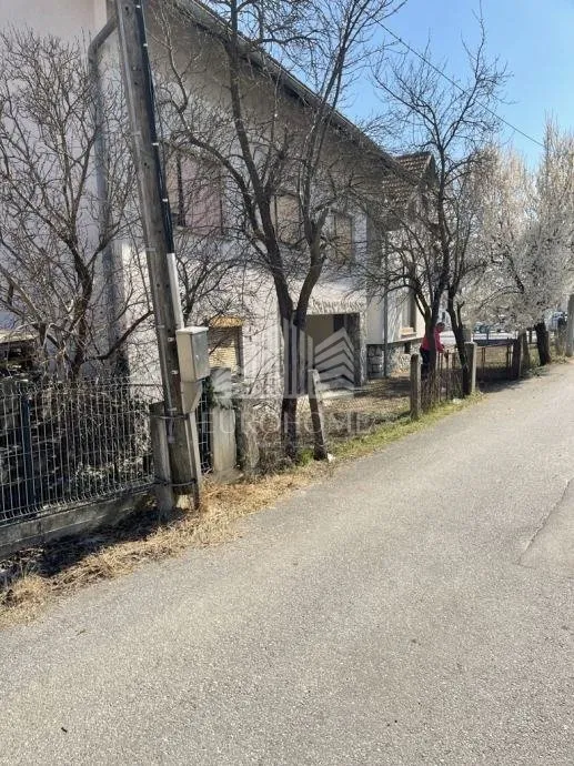 2 kuće, 500m2,1800 brp,zemljište 917 m2 -sesvete,prilika investitorima - slika 5