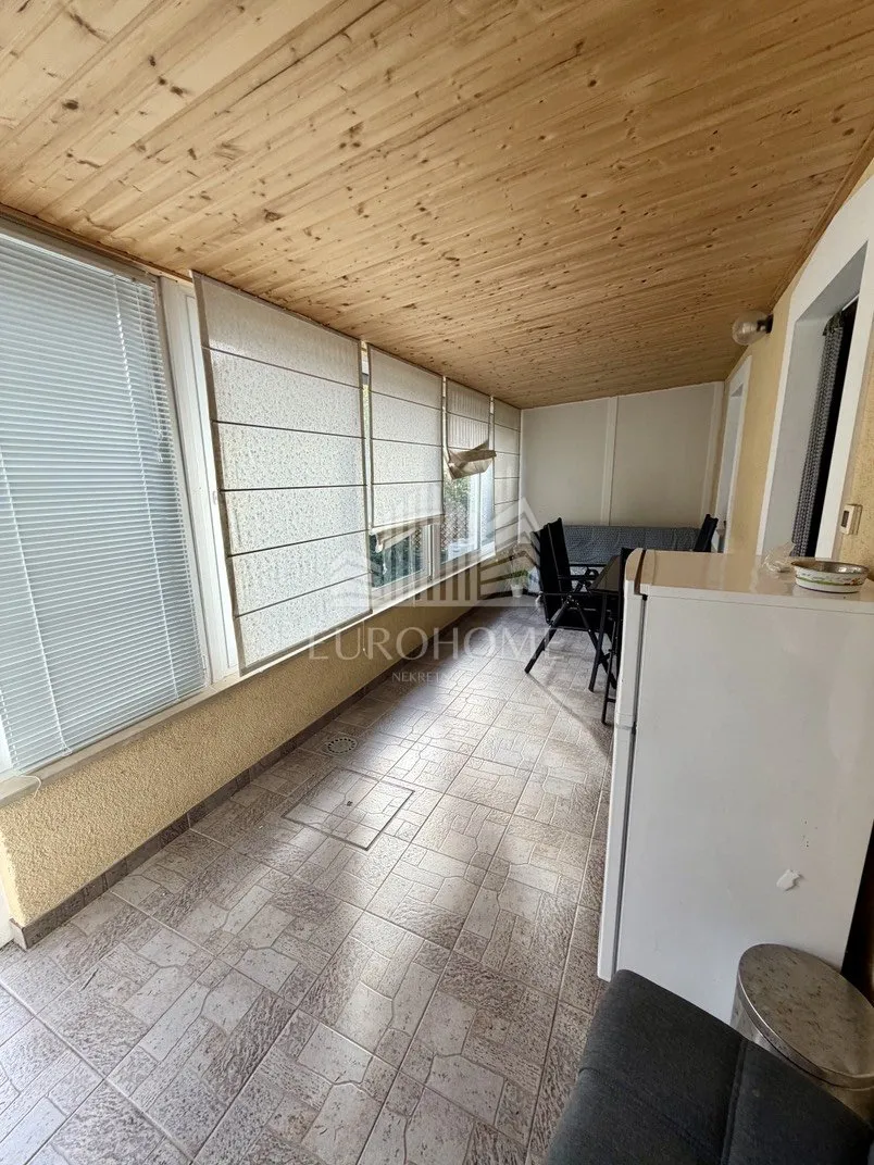 ika – 50 m², 80 m od mora + terasa i parking - slika 3